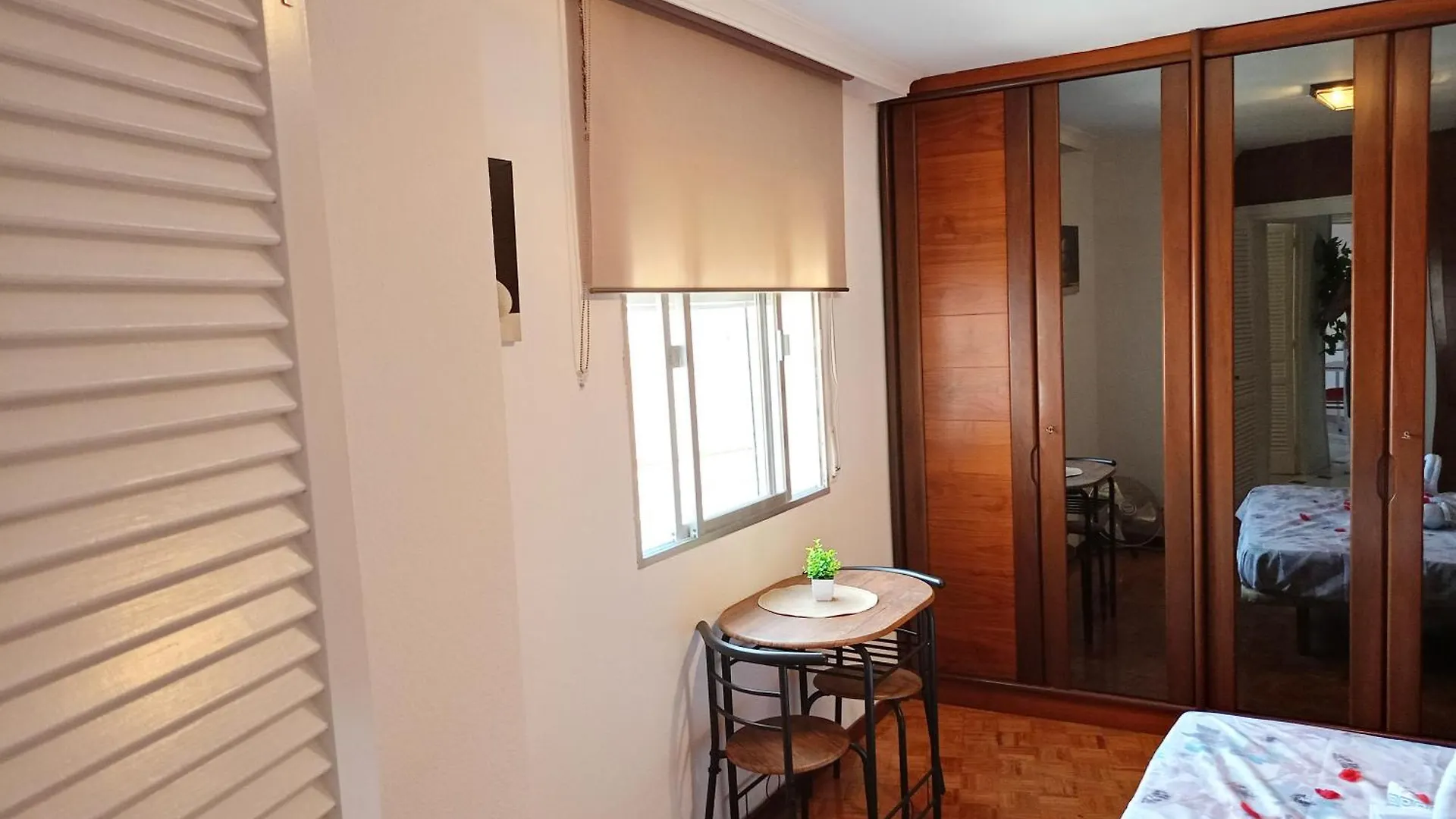 Homestay Angosta Host Apartment Malaga Spain